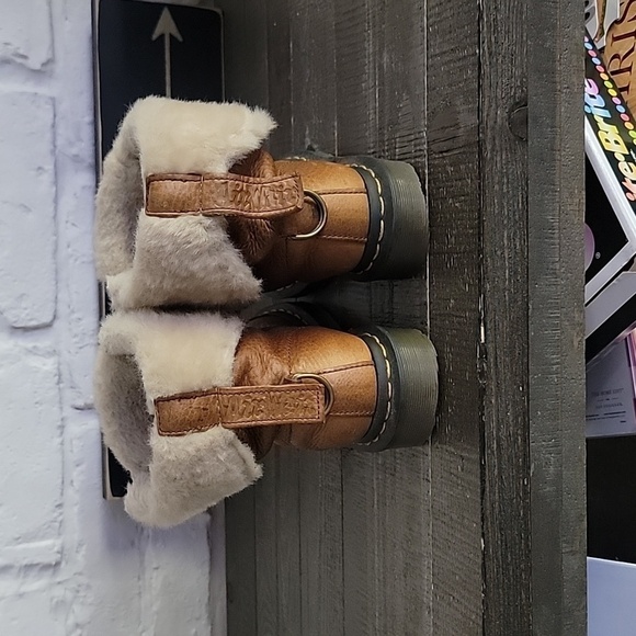 Womens Doc Martens boots - Picture 3 of 6